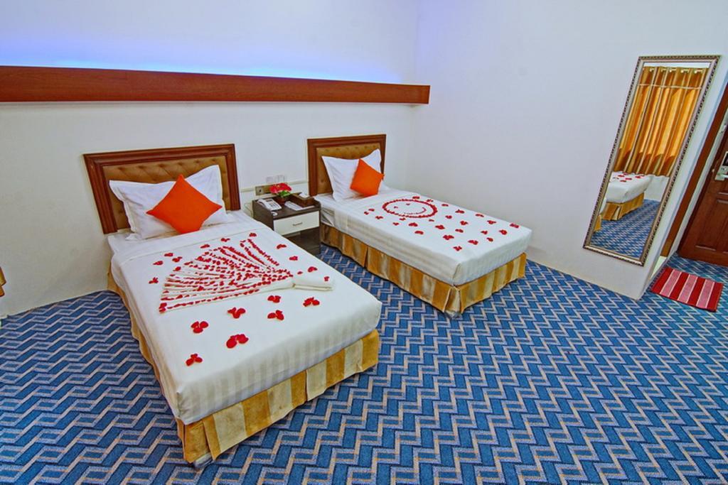 Perfect Hotel Mandalay Exterior foto