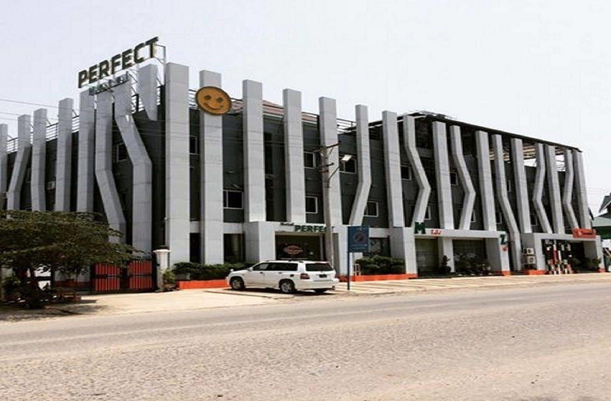 Perfect Hotel Mandalay Exterior foto